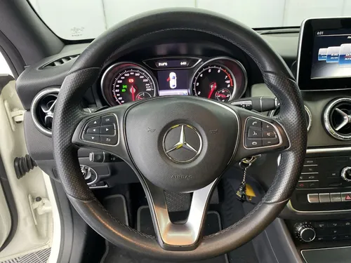 Mercedes-Benz Clase CLA 180 2017 1.6 Essential