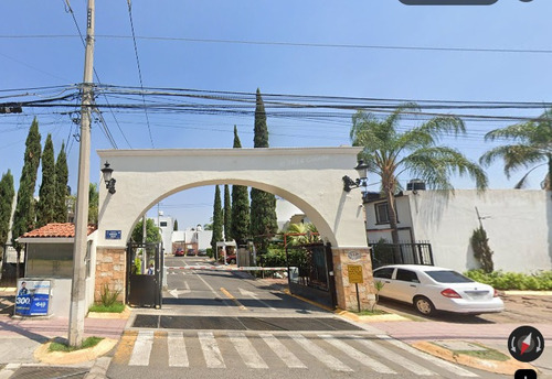 Casa En Condominio Ubicada En Colonia Los Olivos Ii, San Pedro Tlaquepaque Con 3 Recamaras Y 120m2. A Unos Minutos De Bodega Aurrera Toluquilla.