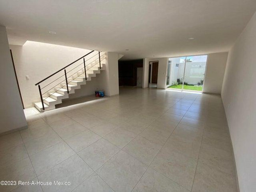Casa En Venta En Metepec San Salvador Tizatlalli Gis 24-1104