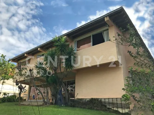 Distinguida Casa En La Tahona