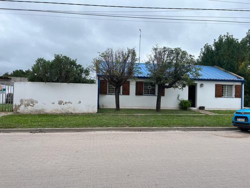 Venta Casa 4 Dormitorios La Cruz Con Cochera