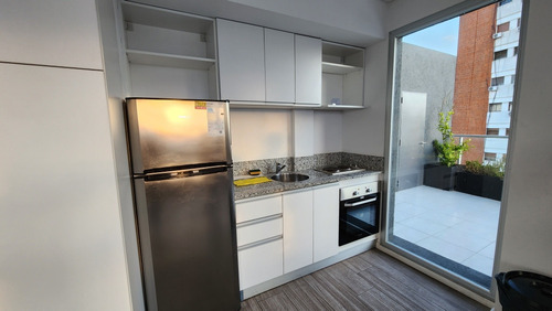 D U E Ñ O 1 Amb 53 M2 En Esquina, 9no Piso, Con Balcon, Avda. San Juan Y Pasco. Con Ameneties. Subte Pichincha. Cerca Uade Y Facultades