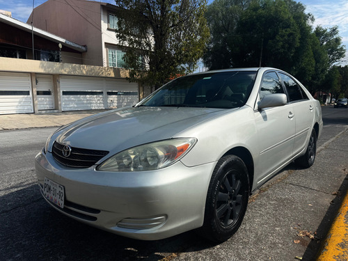 Toyota Camry 3.0 Xle V6 Mt