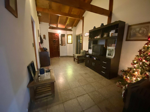 Casa En Venta 3 Amb, Benito Juarez, El Palomar