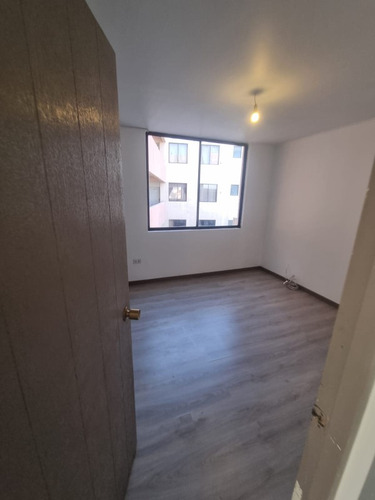 Se Arrienda Hermoso Y Amplio Departamento Sin Amoblar