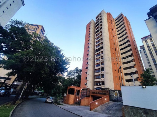 Jv Vende Espacioso Apartamento En Valles De Camoruco Valencia, Ubicado Subiendo Por El Cc Garibaldi 