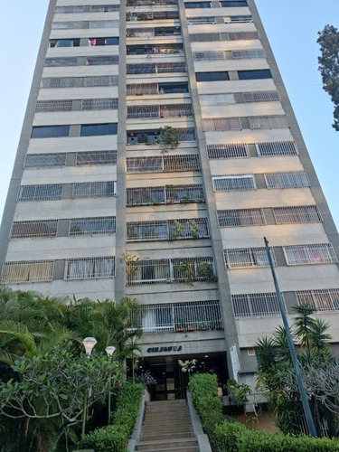 En Venta Apartamento Actualizado En Manzanares. Jl