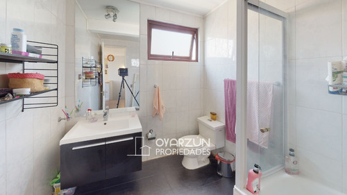 Casa En Venta En Condominio De 4 Dormitorios 4 Baños 2 E