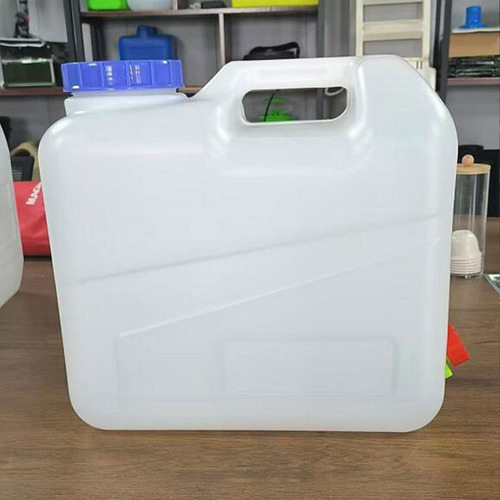 Contenedor De Contenedor De Agua De Campamento Jarra