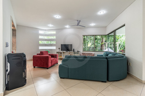 Casa En Venta En Fraccionamiento Burgos Bugambilias