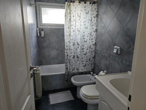 Venta St Thomas Norte 3 Plantas, Quincho, Piscina Climatizada, 390 Mts.
