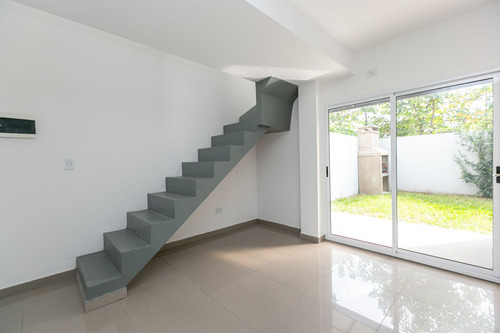 Venta Duplex Casa C/ Patio Cochera - Permuta