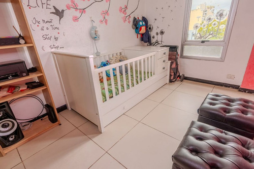 Venta Monoambiente Con Subdivisión. Caseros Centro