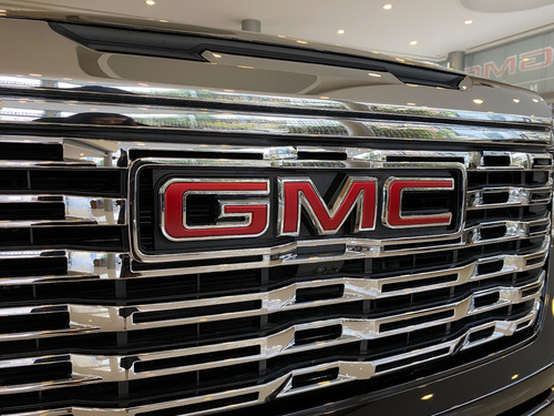 GMC Sierra 6.2 V8 Denali