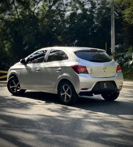 Chevrolet Onix 1.4 Ltz 5 p