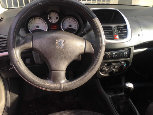 Peugeot 207 2013 1.4 Sedan Active 75cv