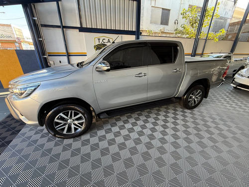 Toyota Hilux 2.8 SRX 4X4 CD 16V DIESEL 4P AUTOMÁTICO