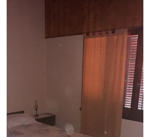 Chalet Excelente Ubicación Incluye Parque Con Salida A Dos Calles, Oportunidad. Dueño Vende.
