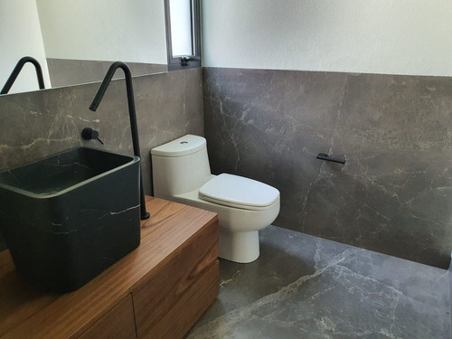 Imagen 15 de 30 de De Revista Casa Nueva En Venta, Vistahermosa, Calle Cerrada