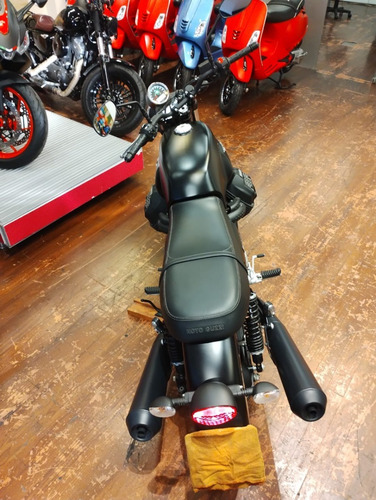 Imagen 6 de 17 de Moto Guzzi V7 Iii Stone Negra Usada