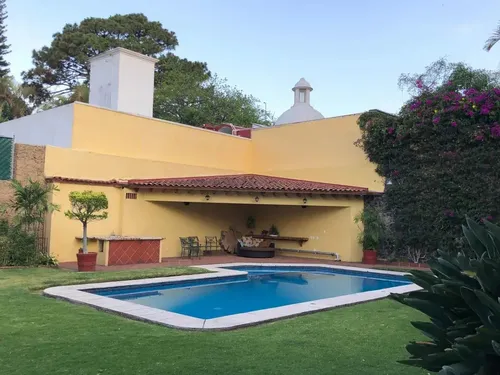 Casa En Venta En Ahuatepec, Cuernavaca, Morelos