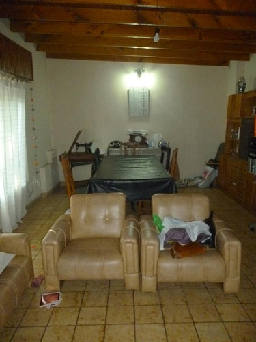 Casa En Venta - 3 Dormitorios 1 Baño - 450mts2 - Ensenada
