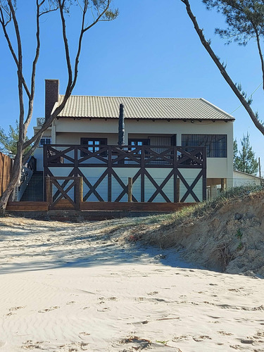 Casa Temporada A Beira Mar Com 3 Quartos