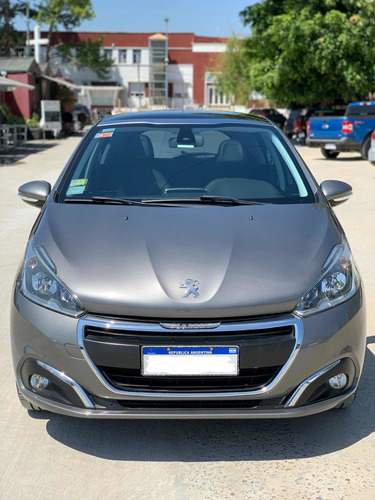 Imagen 2 de 23 de Peugeot 208 2017 1.6 Feline