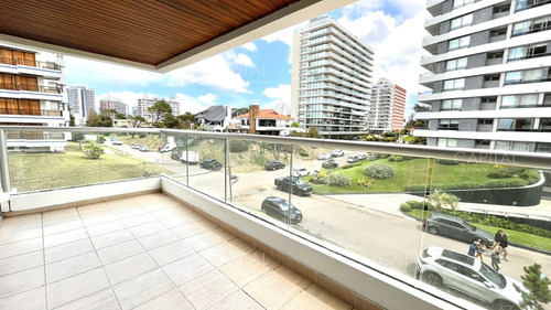 Moderno Apartamento En Venta Playa Brava