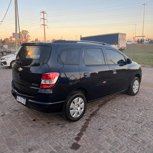 Imagen 8 de 16 de Chevrolet Spin 1.8 Lt 5as 105cv