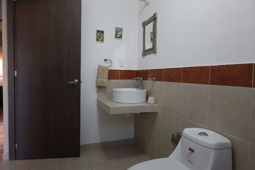 Casa En Venta En San Miguel De Allende: 3 Recámaras Y Rooftop