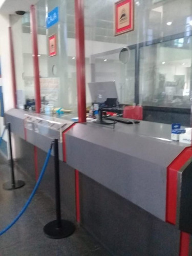 Imagen 4 de 16 de Local De Venta Con Oficinas De 1300 M2, Con Playa De Estacionamiento Propio