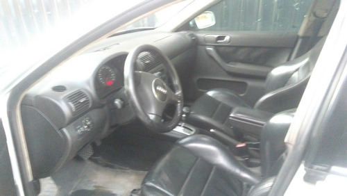 Imagem 2 de 15 de Audi A3 2004 1.8 Turbo Aut. 5p 180 Hp