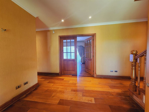 Casa En Venta De 6 Dorm. En Talca