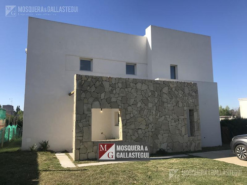 Mosquera Y Gallastegui - Venta Casa En Santa Guadalupe