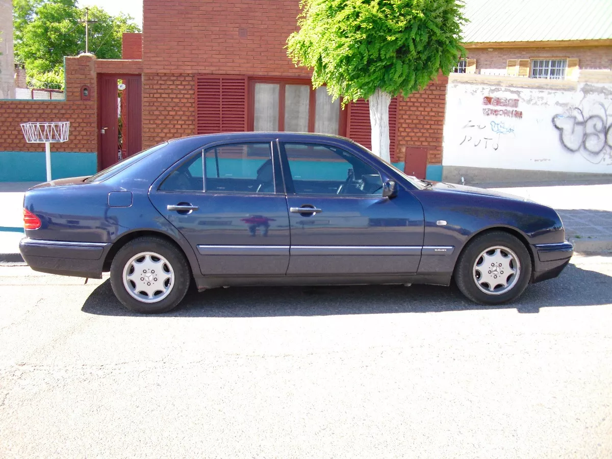 Mercedes-Benz Clase E 2.9 E290 Elegance