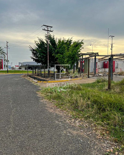 En Plena Avenida Paseo Caroni Parcela Comercial Y Residencial Ubicada En Sector Los Samanes, Puerto Ordaz, Ciudad Guayana, Venezuela