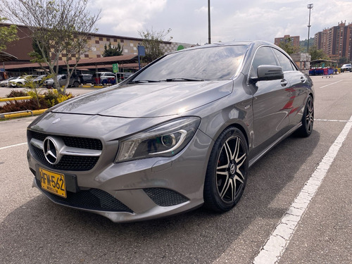 Mercedes Benz Cla200 1.6 At 2014