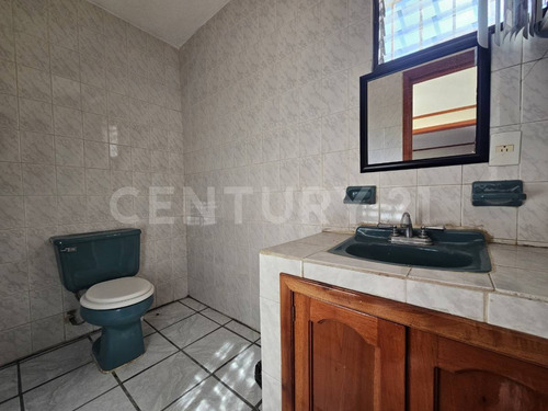 Casa En Venta En Fracc. Valle Marino, Av. Universidad, Villahermosa Tabasco