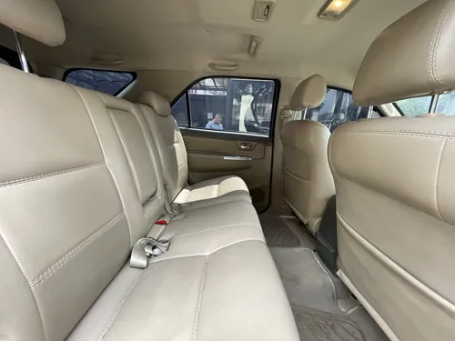 Toyota Fortuner 2.7L AT 2700CC 4X2