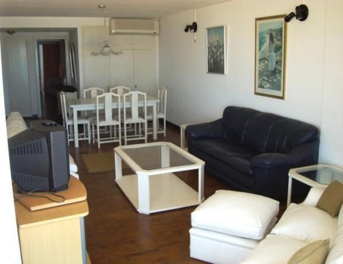 Apartamento En Venta De 2 Dormitorios En Playa Brava