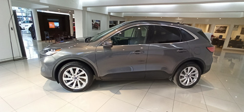 Imagen 3 de 6 de Ford Kuga Hibrida Titanium