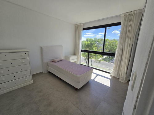 Alquiler Y Venta Casa Puertos Del Lago Con Pileta