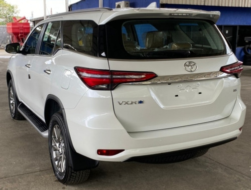 Imagen 3 de 12 de Toyota Fortuner