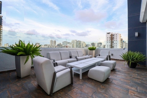 For Sale Penthouse De Tres Niveles Con Ascensor De 4 Hbaitaciones Y 750m2 Con 3 Parqueos