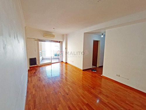 Alquiler Departamento 2 Ambientes Con Balcón En Parque Chacabuco.