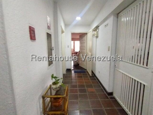 Valeria Chong Apartamento Venta Para Remodelar A Tu Gusto Barquisimeto Lara Zona Este El Parque Residencial Economico Codigo Inmobiliaria Rent-a-house 25-24629