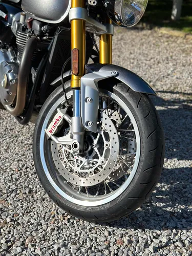 Triumph Thruxton 1200r