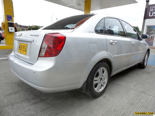 Imagen 7 de 14 de Chevrolet Optra Advance