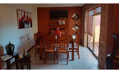 En Venta Casa 2 Pisos 3d / 2 Baños Galilea Los Ángeles $105